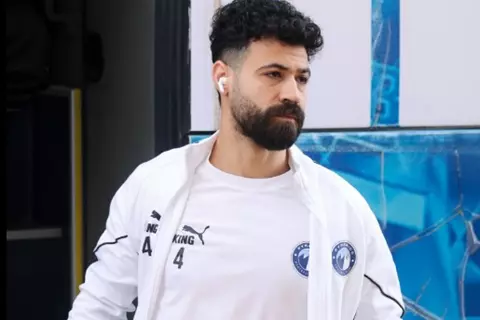 مدافع بيراميدز: الدوري "اتسرق مننا".. وهذا سر تفوقنا على الأهلي عكس الزمالك